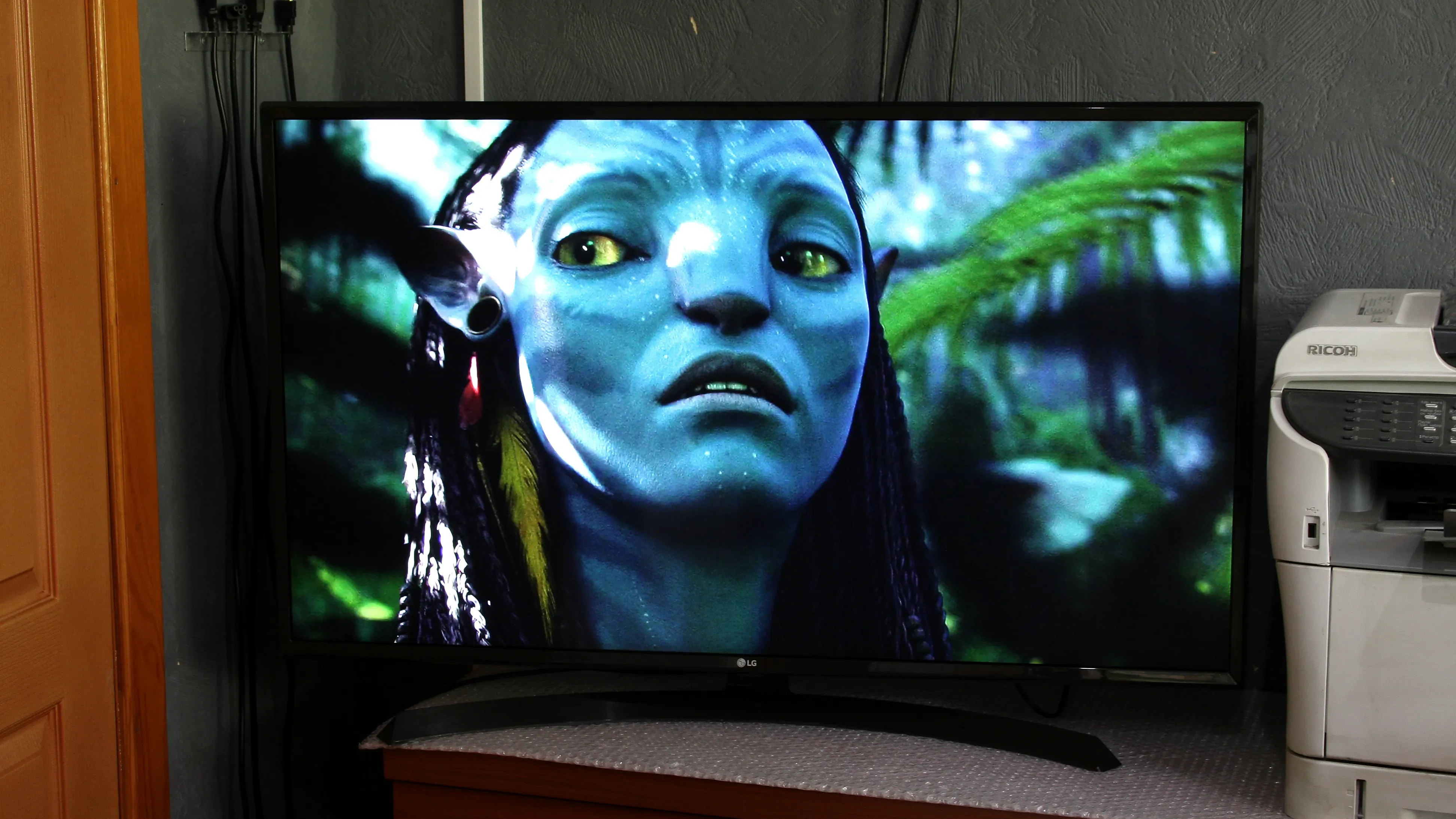 Телевизор LG 43UJ634V во время итоговой проверки после восстановления прошивки